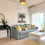Апартаменти Capri Sea View One Bedroom *