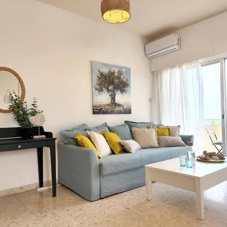 דירה Capri Sea View One Bedroom *