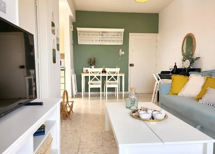 Capri Sea View One Bedroom Λάρνακα